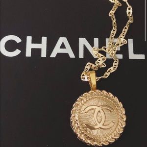 chanel refurbished necklace